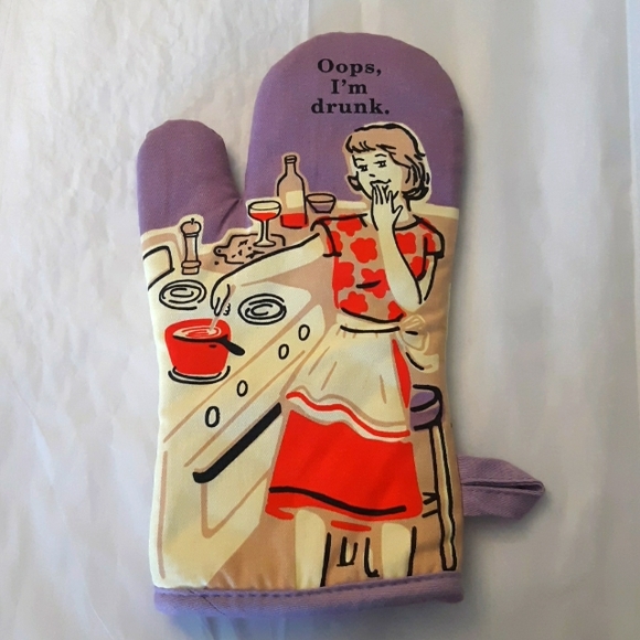 Blue Q Other - ⭐Blue Q "Oops, I'm drunk" oven mitt